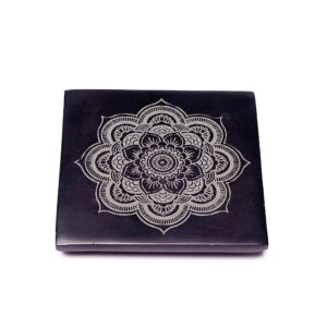 Rökelsehållare av svart täljsten med mandala, 10,5 cm